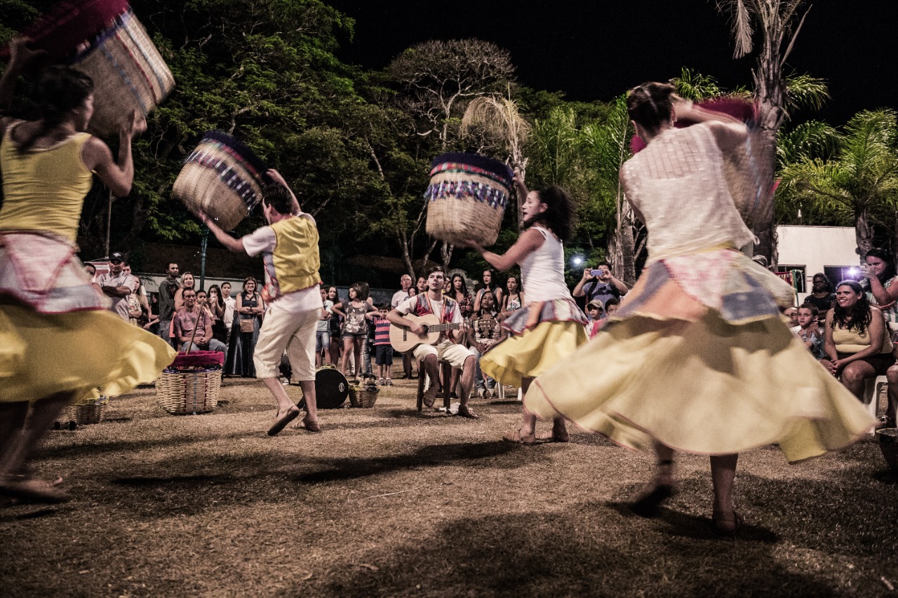 FestNatal Araxá anuncia show surpresa com Só Pra Contrariar - Araxá Agora