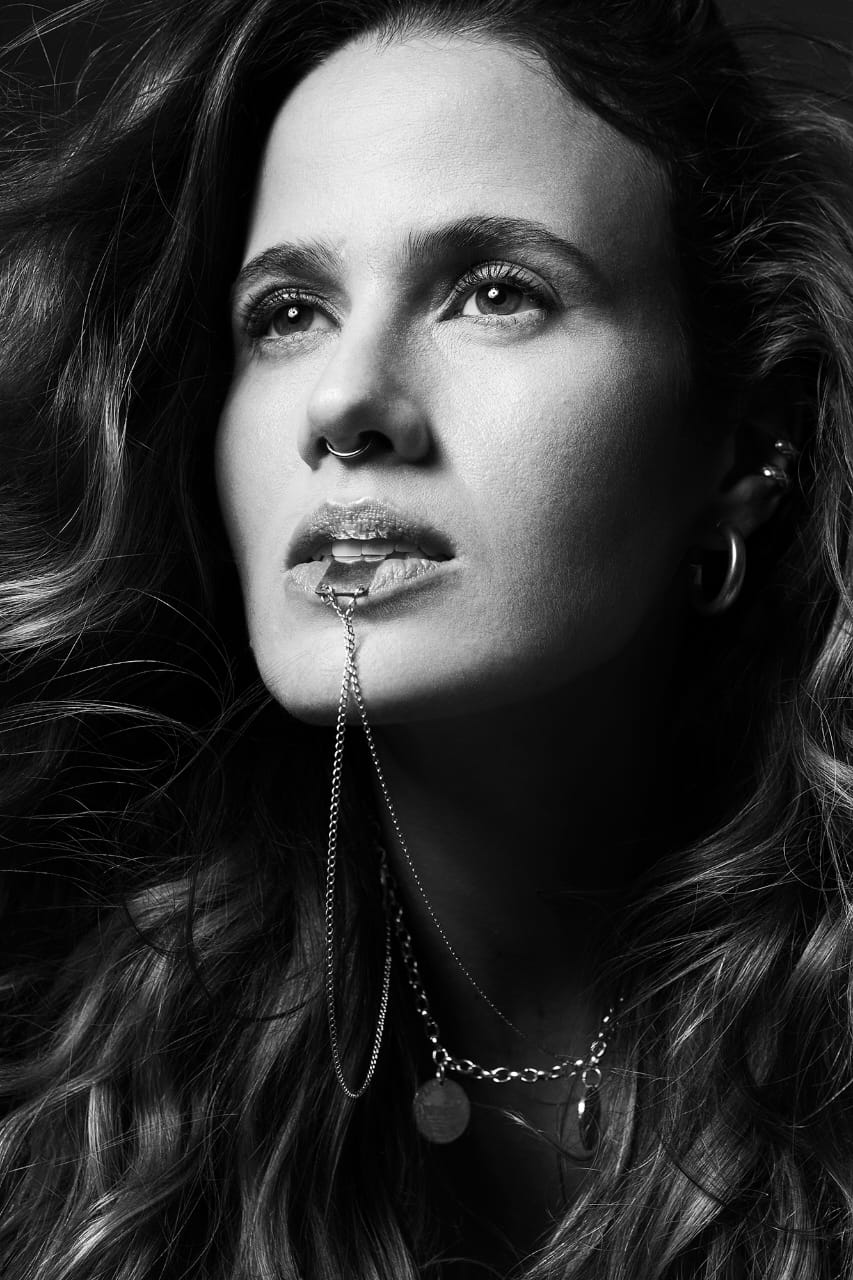 Indicada ao Grammy, Ana Cañas reinventa Belchior no palco do FestNatal Araxá