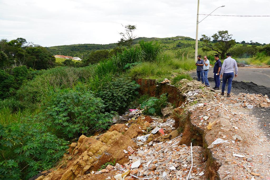 Prefeitura de Araxá realiza vistoria em áreas com potencial de risco devido ao intenso período chuvoso