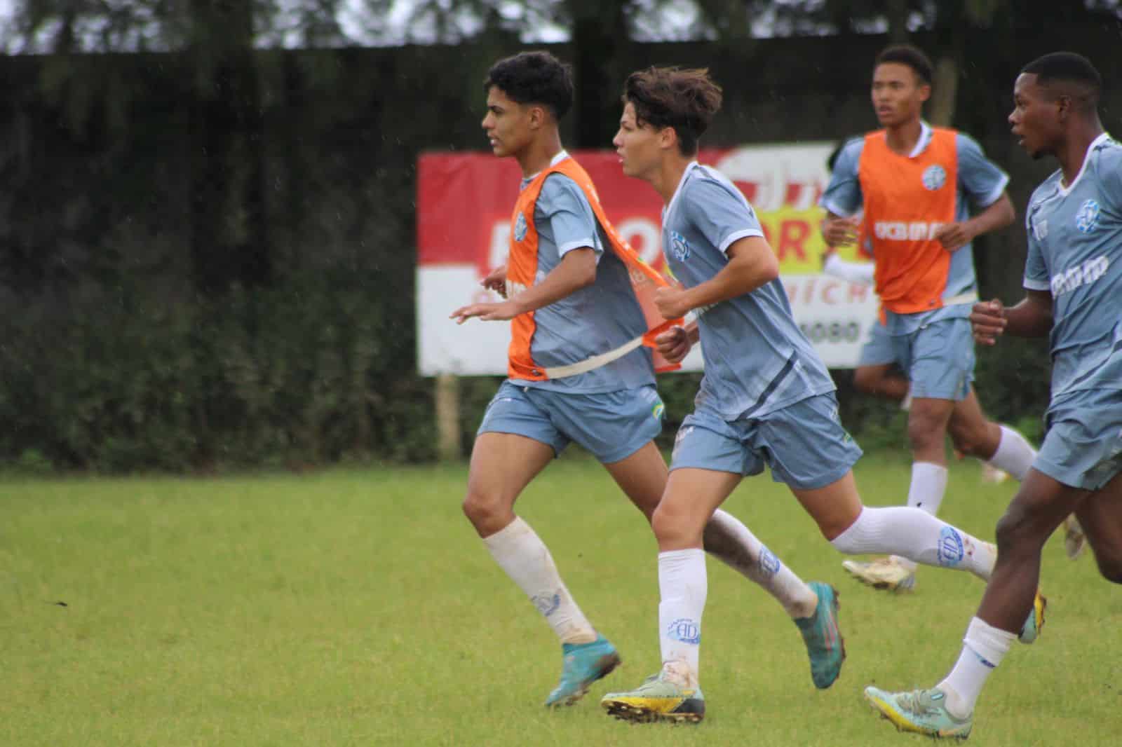 Categorias sub-15 e sub-17 do Dínamo intensificam a preparação para o Campeonato Mineiro