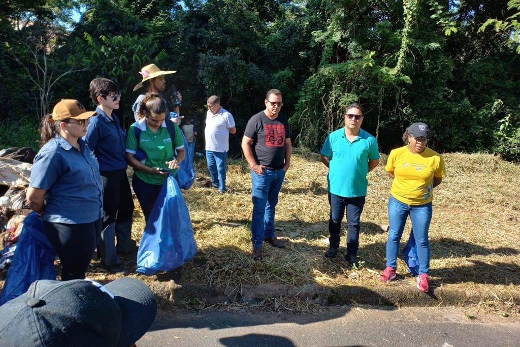 Semana da Água: Dia D realiza mutirão de limpeza e plantio de mudas na Matinha do Bairro Francisco Duarte