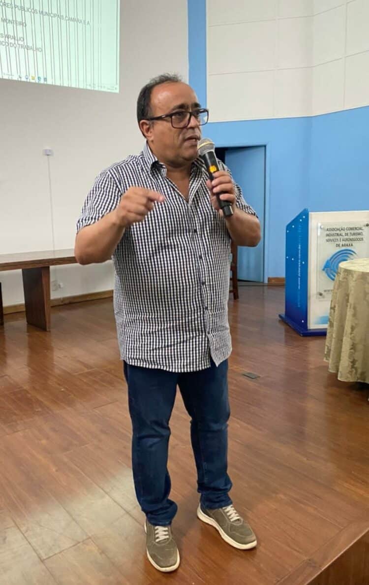 Sinplalto esclarece, em assembleia, sobre o pagamento de insalubridade e hora extra ao servidor