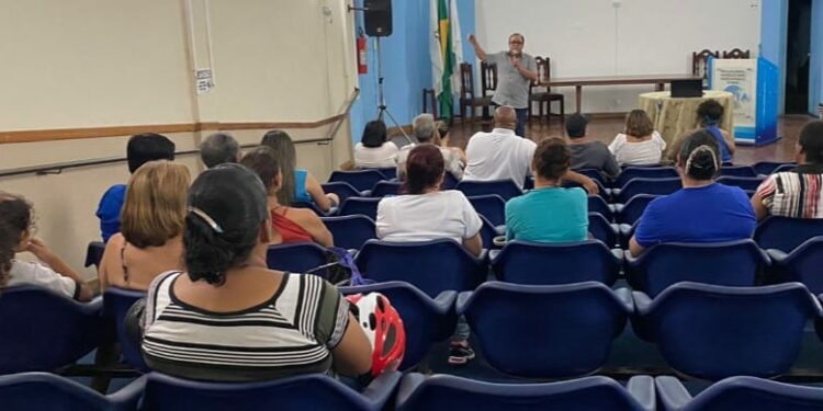 Sinplalto esclarece, em assembleia, sobre o pagamento de insalubridade e hora extra ao servidor