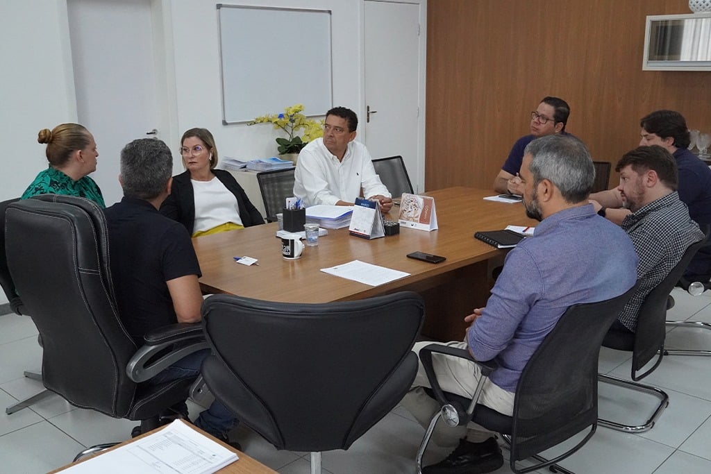 Prefeito recebe deputada federal no Centro Administrativo de Araxá e viabiliza parcerias