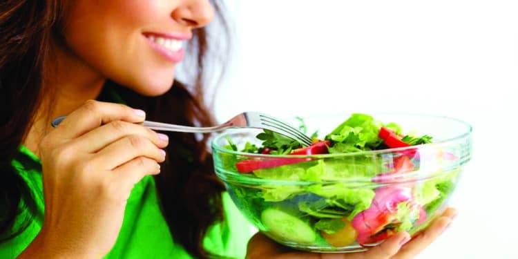 Saúde da mulher: saiba como adaptar a alimentação e reduzir os sintomas da menopausa