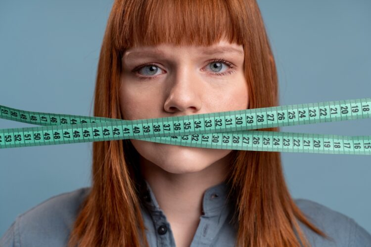 Cuidar da saúde mental auxilia no combate à obesidade