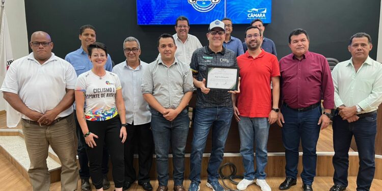 Câmara homenageia 20 anos da CIMTB em Araxá