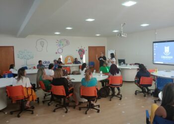 Professores da rede municipal de ensino participam de capacitação para o Projeto Escola Mágica