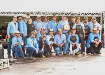 Queima do Alho antecipa animação do Araxá Rodeio Show e leva 3 mil pessoas ao Parque de Exposições