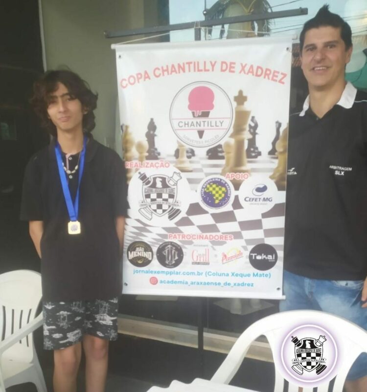 Enxadrista da Academia Araxaense de Xadrez Bruno Alexandre é campeão da 6ª Copa Chantilly de Xadrez