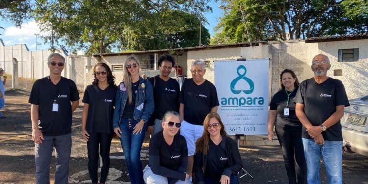 Futebol Beneficente arrecada alimentos para a Ampara