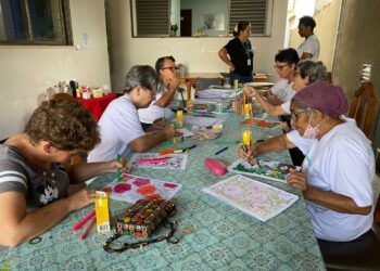 Projeto Mesa Brasil do Sesc realiza doação de sucos a Ampara