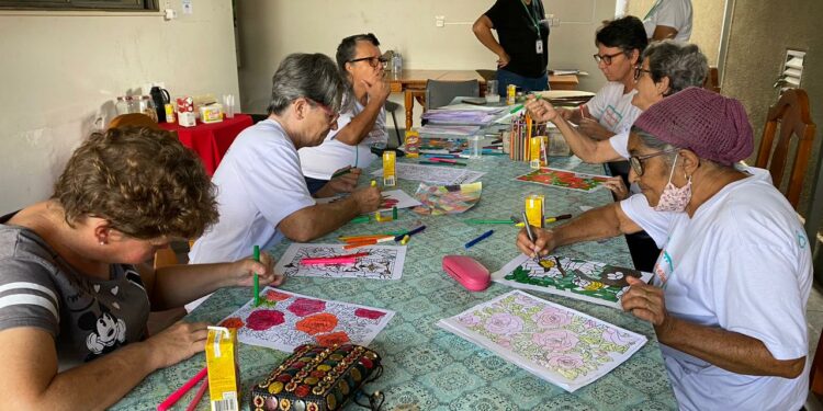 Projeto Mesa Brasil do Sesc realiza doação de sucos a Ampara