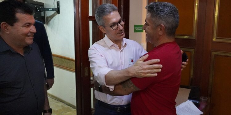 Prefeito se reúne com governador e lideranças da região