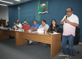 Audiência pública debate projetos de lei de cargos e salários do quadro geral da Prefeitura e da Educação