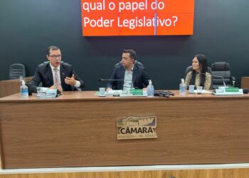 Dr. Renato de Alcino ministra palestra sobre compliance, integridade e moralidade na administração pública municipal