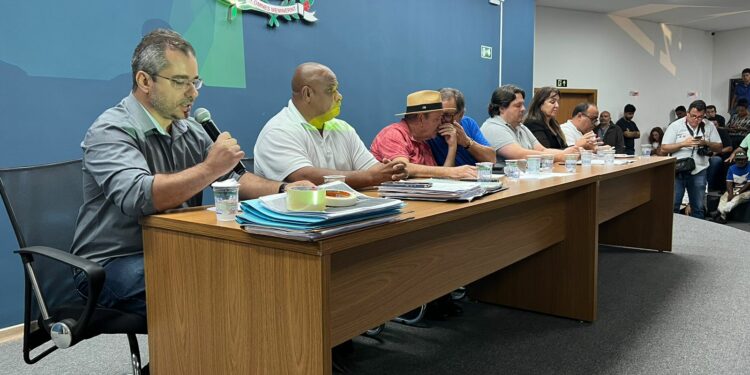 Câmara debate Plano de Cargos e Salários do Servidor Público e Plano de Carreira da Educação