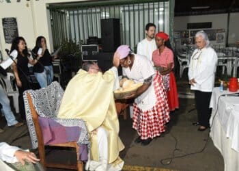 Araxá Rodeio Show começa nesta terça (18) com missa sertaneja