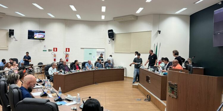Vereadores aprovam oito Projetos de Lei durante Reunião Ordinária