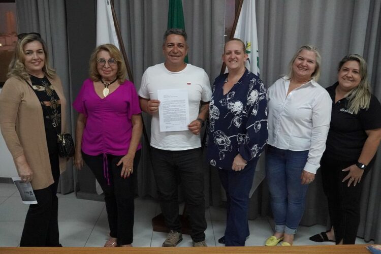 Prefeitura de Araxá reforça apoio à causa animal durante reunião com protetores
