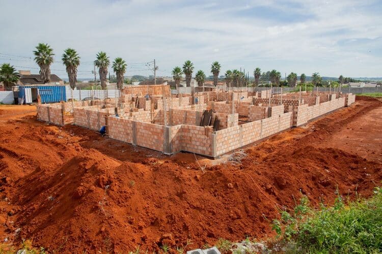 Prefeitura de Araxá inicia construção do Cemei Terezinha Côrtes no bairro Jardim Europa