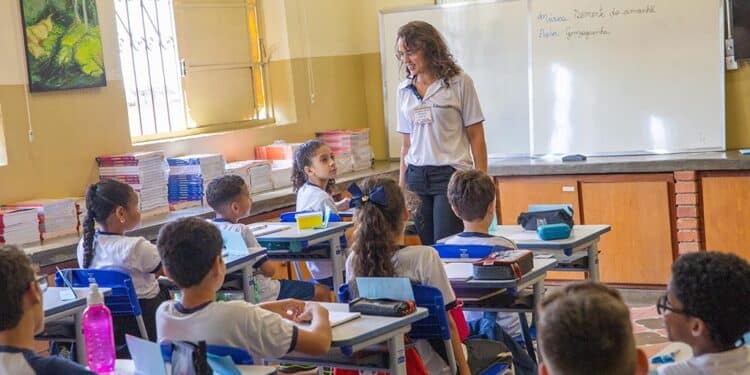 Estão abertas as inscrições para o concurso público da Secretaria Municipal de Educação de Araxá