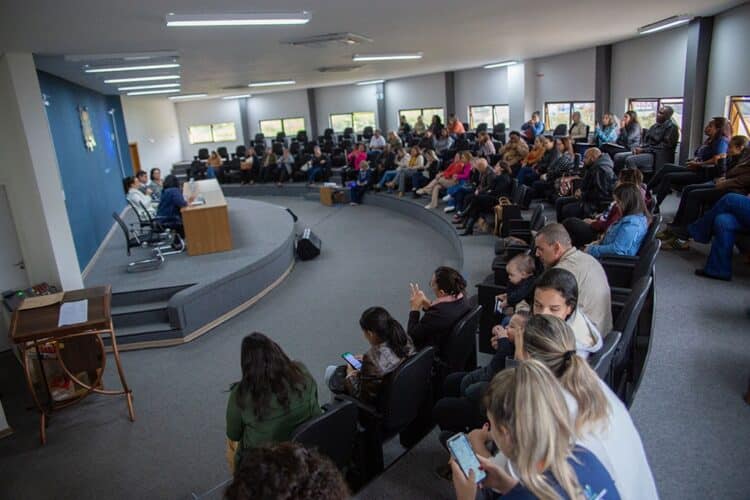 Fundação da Criança e Adolescente de Araxá realiza Roda de Conversa no Dia Nacional da Adoção