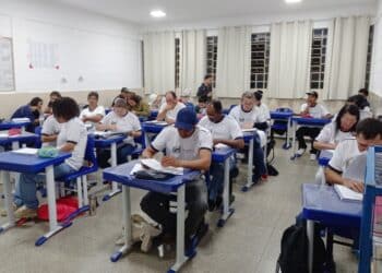 Mais de 700 alunos são atendidos pela Educação de Jovens e Adultos em Araxá