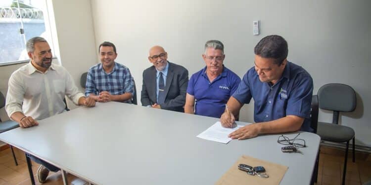 Parceria adquire veículos para reforçar fiscalização ambiental em Araxá