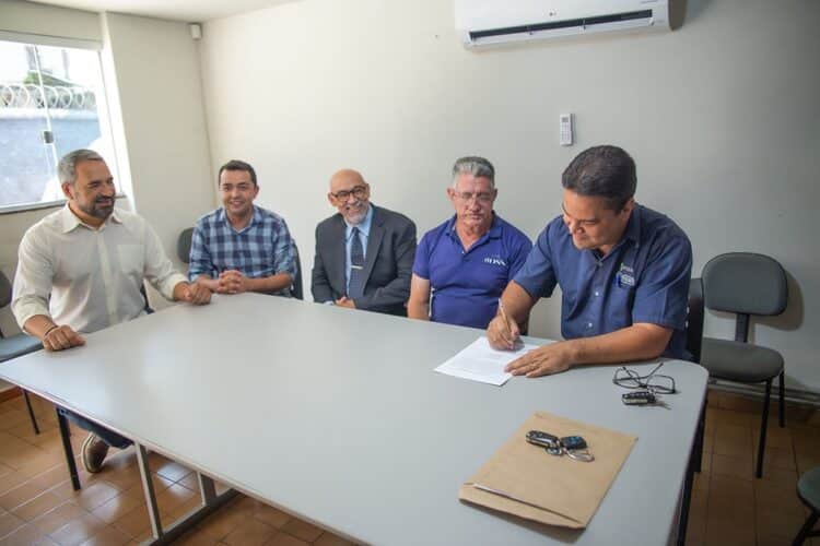 Parceria adquire veículos para reforçar fiscalização ambiental em Araxá