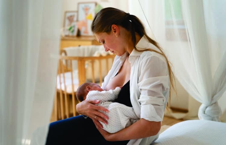 Amamentação exclusiva até os seis meses é realidade para menos da metade dos bebês