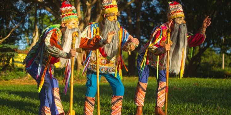 Diversão em Cena abre a temporada 2023 com o espetáculo Mbaé’Tatá