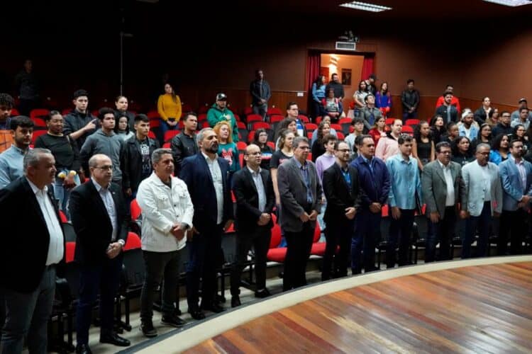 Prefeitura de Araxá, Senai e Sebrae promovem aula inaugural do Núcleo de Empreendedorismo Juvenil