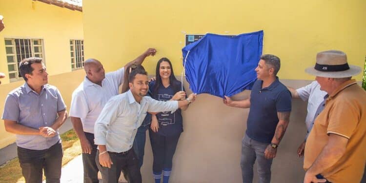 Prefeitura de Araxá entrega reforma da Escola Municipal Francisco Primo de Melo
