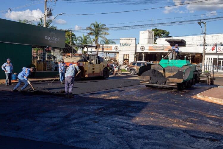 Rua do Bairro Fertiza recebe recapeamento após 30 anos de espera