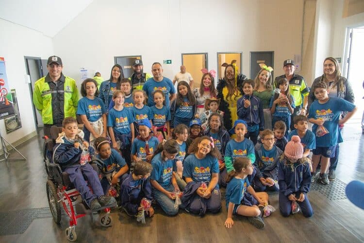 Prefeitura de Araxá, 37º BPM e Consep entregam certificados de formatura da Transitolândia para 360 alunos