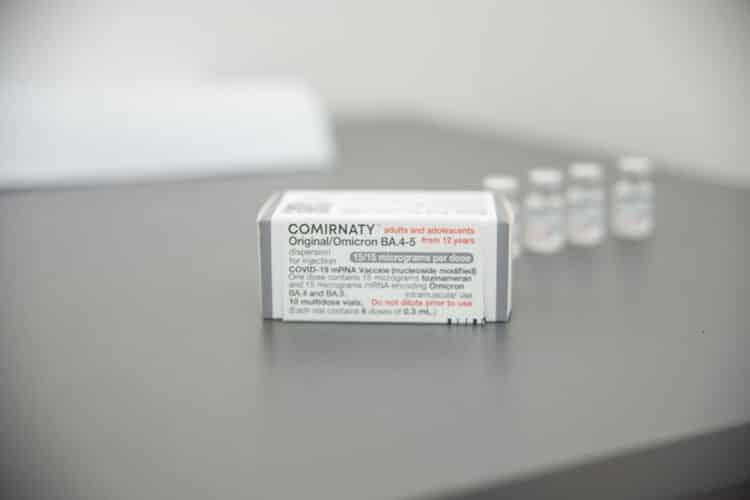 Saúde convoca população de 5 a 11 anos para vacina monovalente contra a Covid-19 nesta quinta (11); confira outros públicos