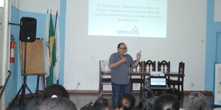 Servidores divididos aprovam sugestões para serem anexados em projetos de lei