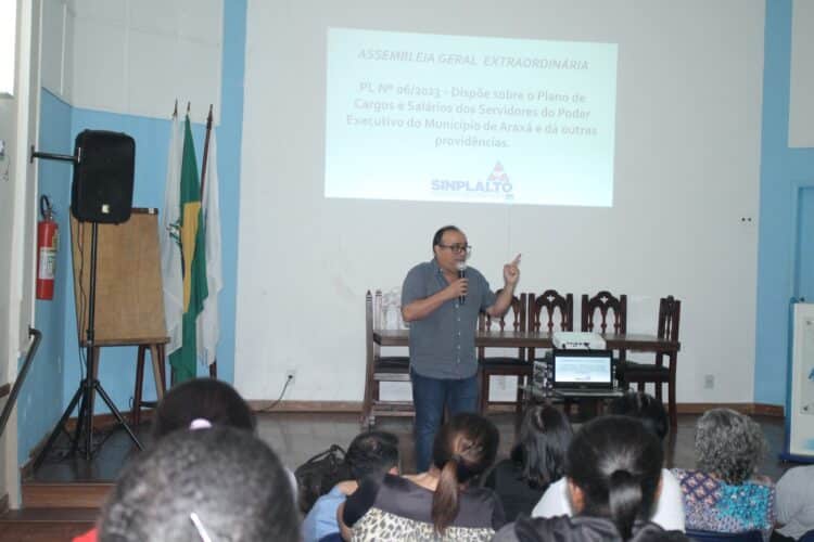 Servidores divididos aprovam sugestões para serem anexados em projetos de lei