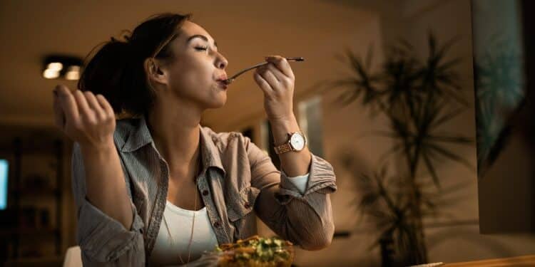 Vontade de comer terra, tijolo, papel? Entenda o transtorno alimentar que leva pessoas a este comportamento