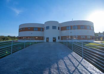 Prefeitura de Araxá lança edital de concurso público com 130 vagas para as áreas de Saúde, Serviços Urbanos, Ação Social e Fazenda; inscrições começam em 3 de julho