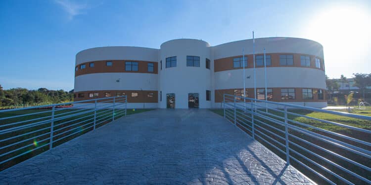 Prefeitura de Araxá lança edital de concurso público com 130 vagas para as áreas de Saúde, Serviços Urbanos, Ação Social e Fazenda; inscrições começam em 3 de julho