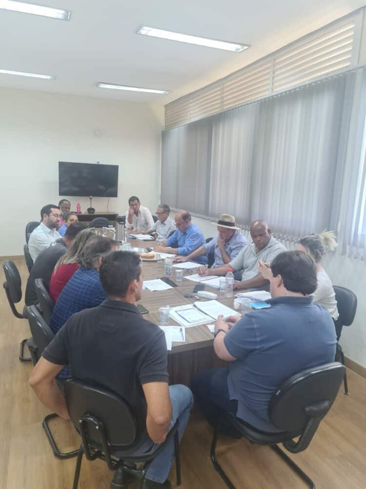 Vereadores debatem sugestões para o Plano de Cargos e Salários do Servidor Público