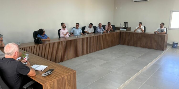 Governo do Estado e Vereadores debatem melhorias para Araxá e região