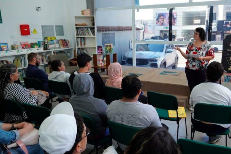 Batalha de Poesia e Rima marca aniversário da Biblioteca Pública Municipal Viriato Corrêa