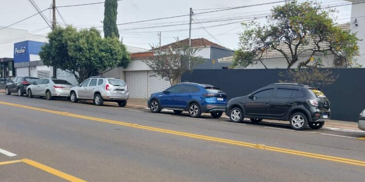Motoristas poderão parcelar dívidas do IPVA a partir de segunda-feira (19) em Minas Gerais.