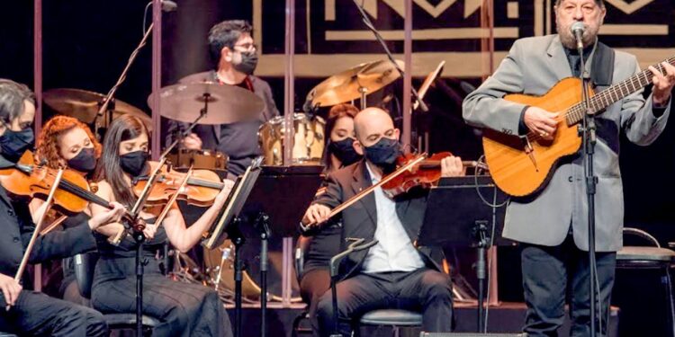 João Bosco e Orquestra Ouro Preto se apresentam em Araxá no próximo domingo