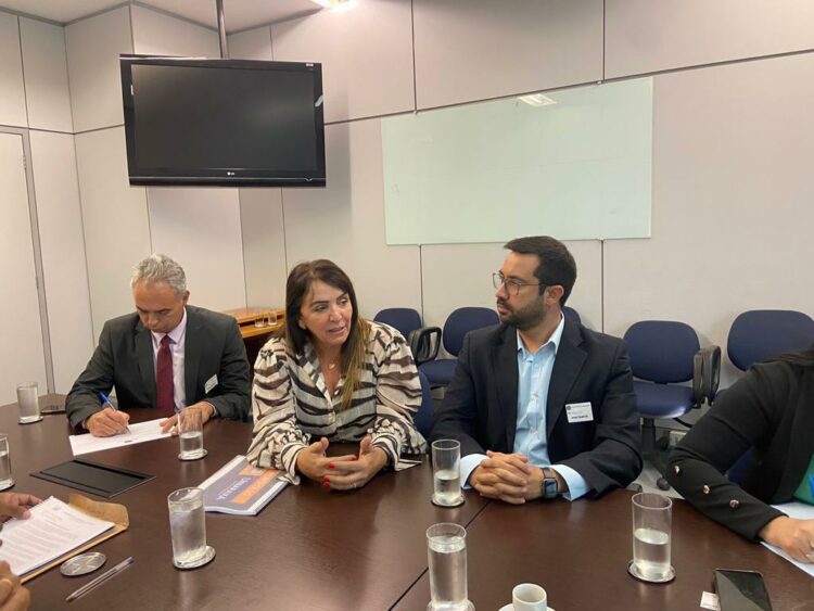 Comitiva de Araxá participa de mais uma reunião no MEC para tratativas de implantação de Universidade Federal na cidade
