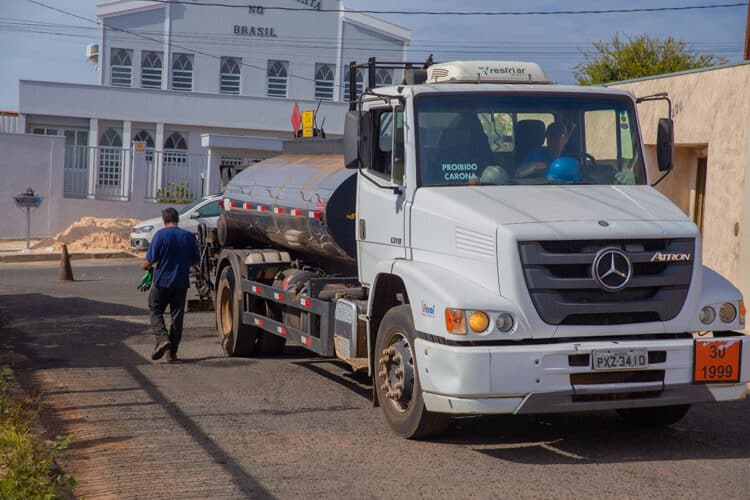 Prefeitura de Araxá revitaliza diversas ruas do bairro Domingos Zema
