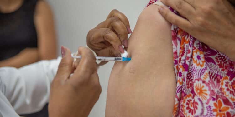 Confira o cronograma de vacinação contra a Covid-19 para esta terça-feira (20)